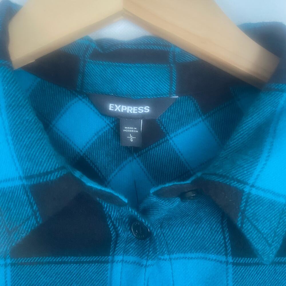 NWT Express Women's Cropped Flannel Top Size Large - Picture 4 of 9